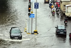 Mumbai Rains Cars Shadab D 750x430