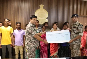Mkg 22 Naxal Surrender 324496